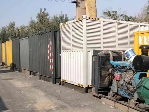 西昌200KW柴油发电机机组每小时油耗是多少？